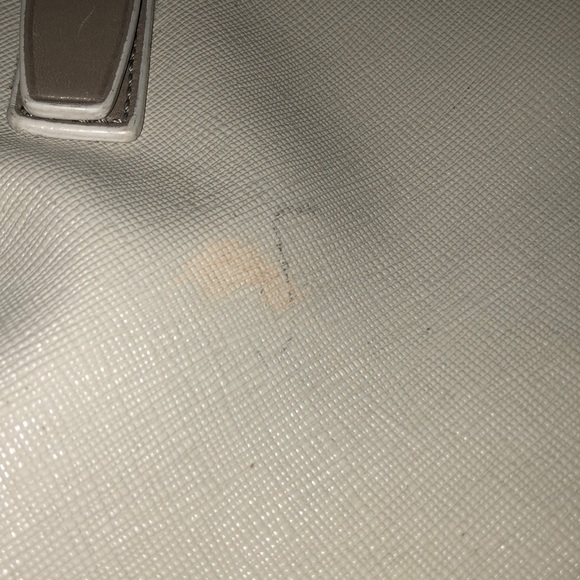 Tumi purse. 18in Wide x 10in tall - Picture 5 of 8